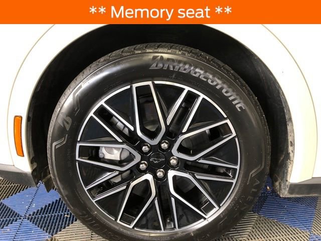 Certified 2025 Ford Mustang Mach-E Premium image 8