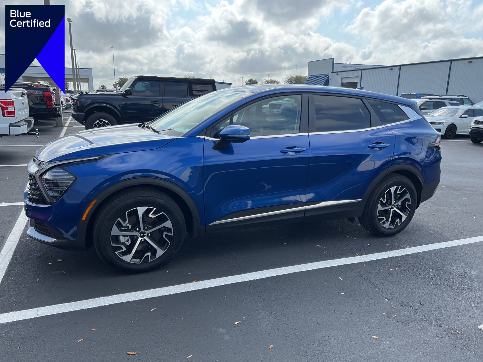 Used 2025 Kia Sportage EX image 1