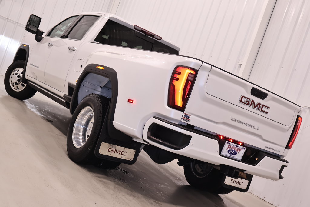 Used 2024 GMC Sierra 3500 Denali w/ Denali Reserve Package AWD/4WD image 43