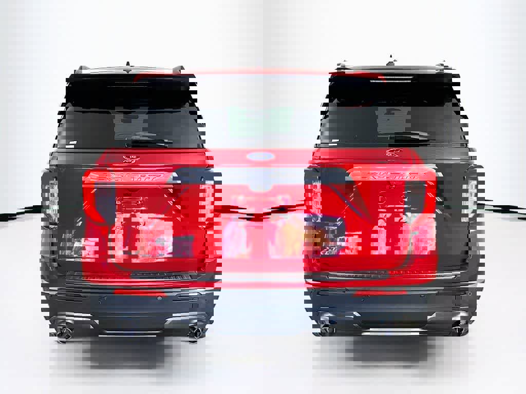 Certified 2023 Ford Explorer XLT w/ Equipment Group 202A image 5