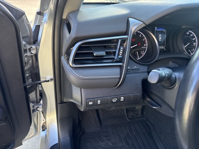 Used 2023 Toyota Camry SE FWD image 14