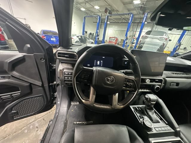 Used 2024 Toyota Tacoma Limited w/ Limited Package (LT) AWD/4WD image 15