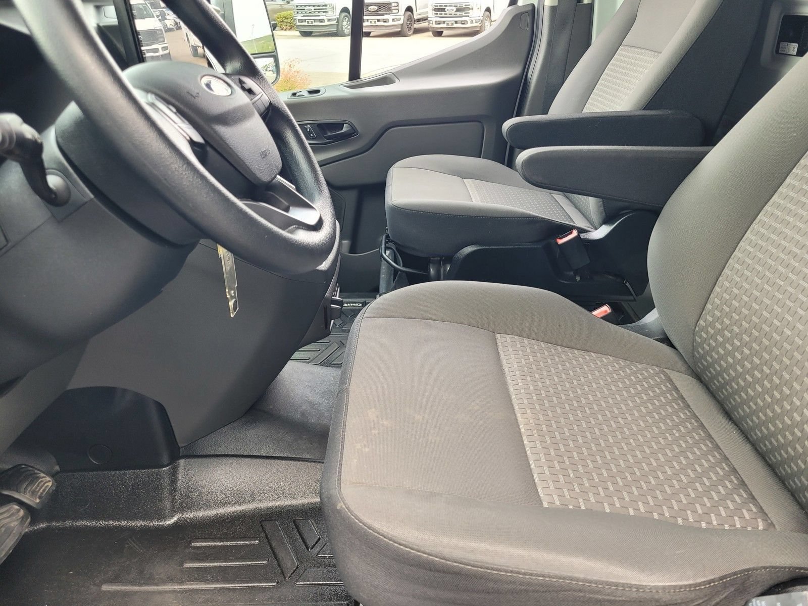 Certified 2022 Ford Transit 350 w/ Interior Upgrade Package RWD image 15