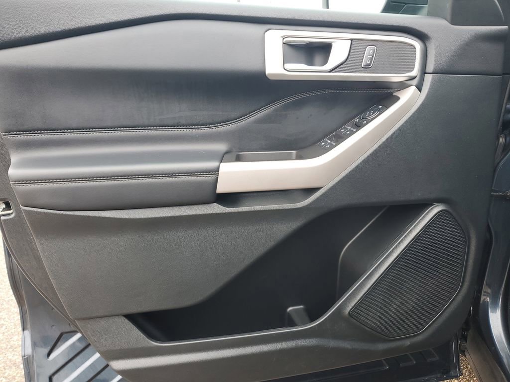 Certified 2023 Ford Explorer XLT w/ Class IV Trailer Tow Package image 14