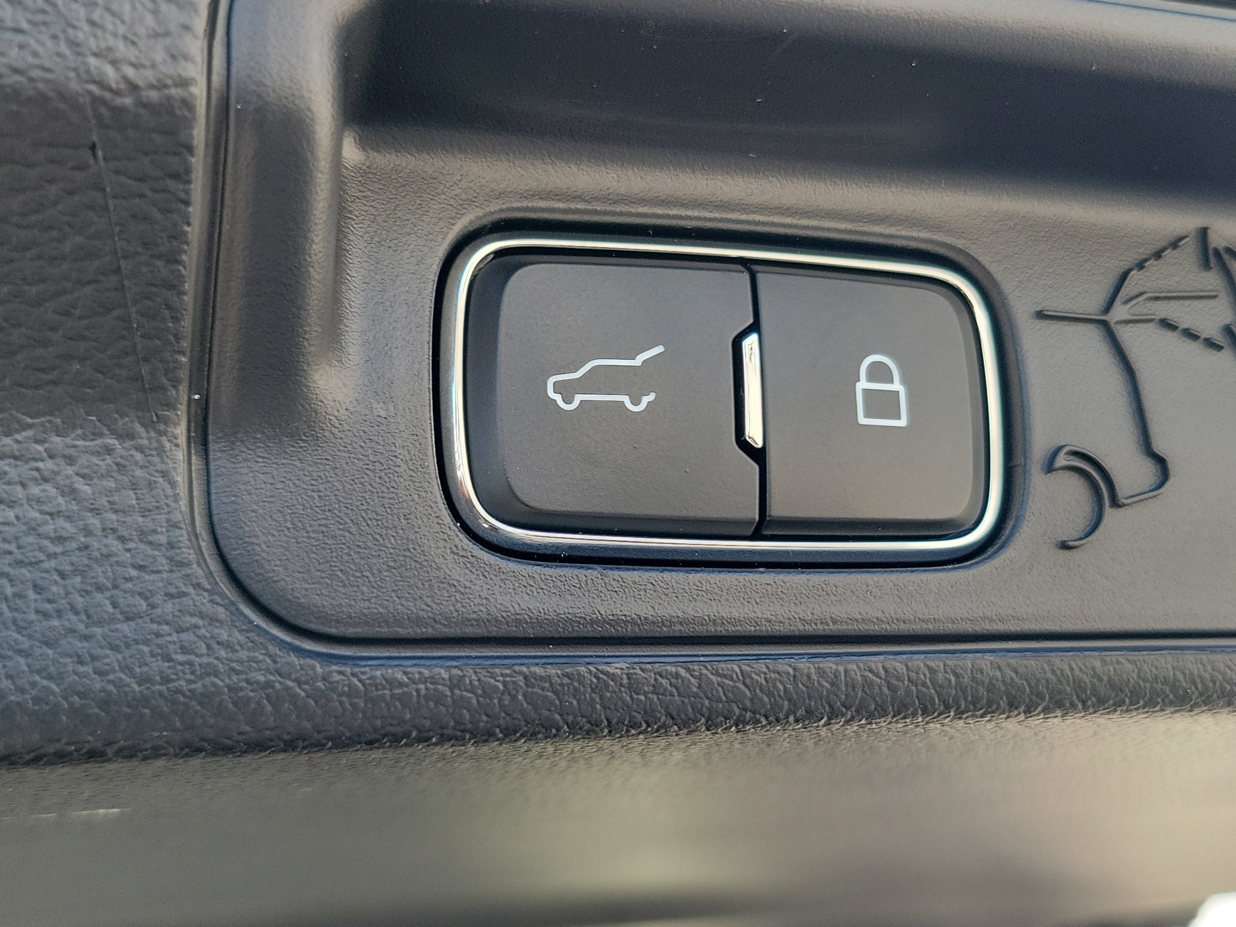 Certified 2025 Ford Explorer Active w/ Active Comfort Package RWD image 19