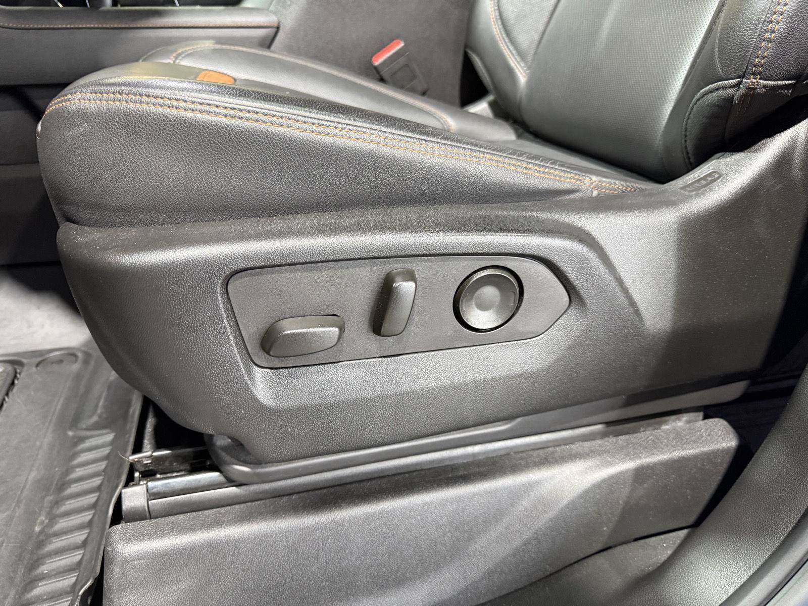 Used 2022 GMC Sierra 1500 AT4 w/ AT4 Premium Package AWD/4WD image 21