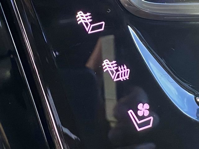 Used 2019 Cadillac Escalade ESV Premium Luxury image 34