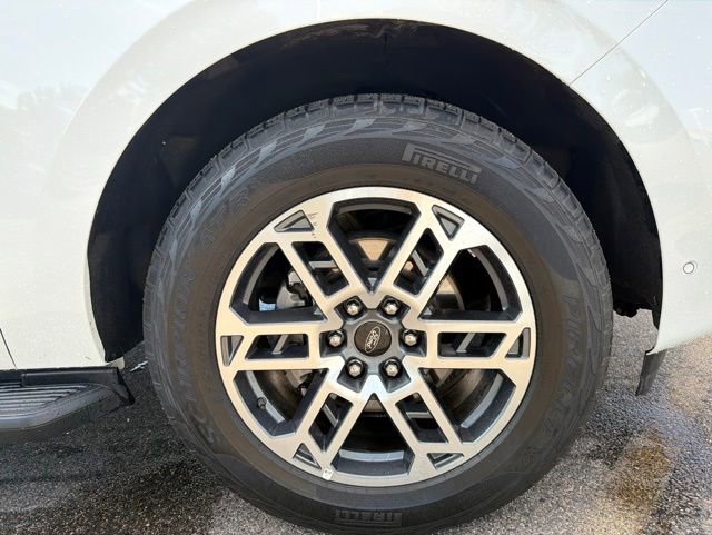Certified 2025 Ford Expedition Active AWD/4WD image 11