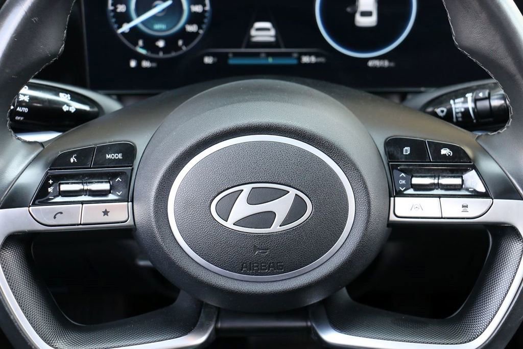 Used 2024 Hyundai Elantra Limited FWD image 22