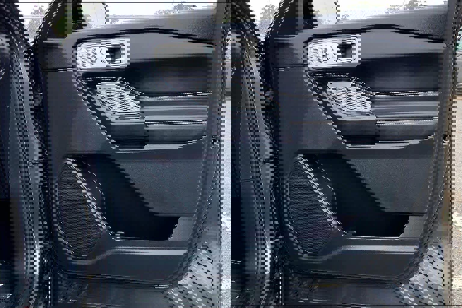 Certified 2020 Ford Explorer ST w/ Premium Technology Package image 22