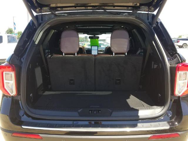 Certified 2023 Ford Explorer Platinum w/ Technology Package AWD/4WD image 4
