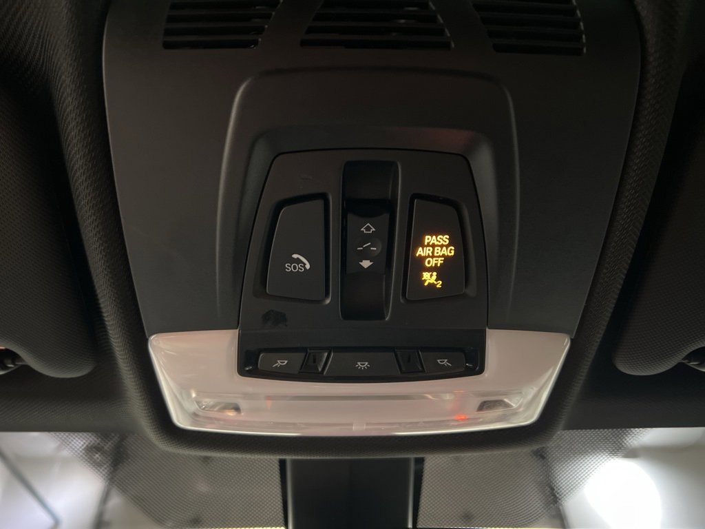 Used 2018 BMW 330i xDrive Sedan w/ Convenience Package image 25