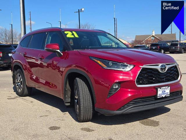 Used 2021 Toyota Highlander XLE image 1