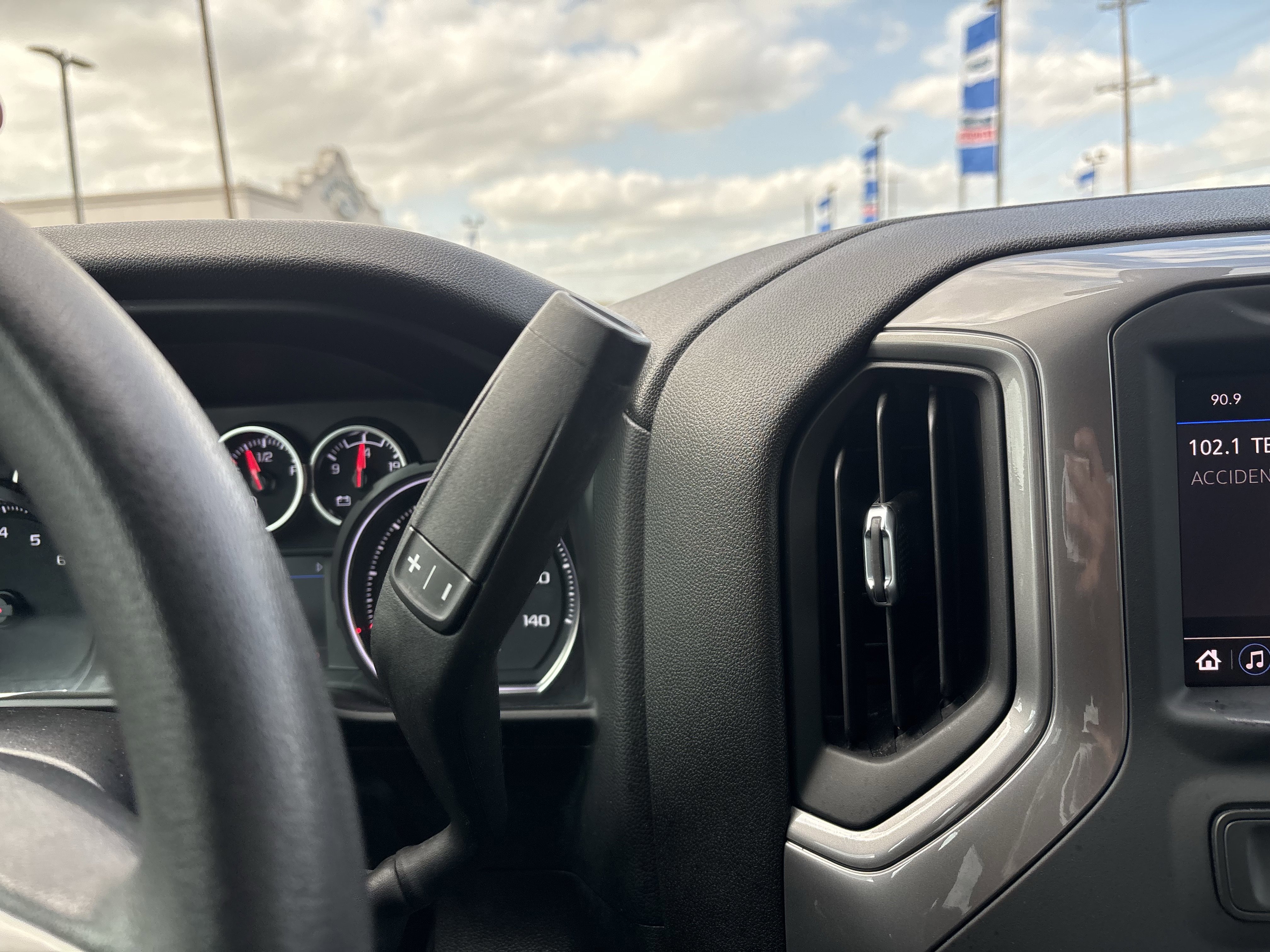 Used 2022 Chevrolet Silverado 2500 Custom w/ Custom Value Package image 31