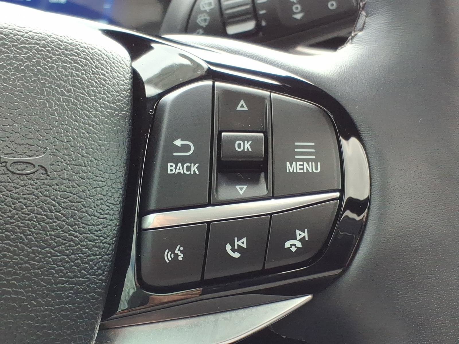 Certified 2023 Ford Explorer Platinum w/ Technology Package AWD/4WD image 27