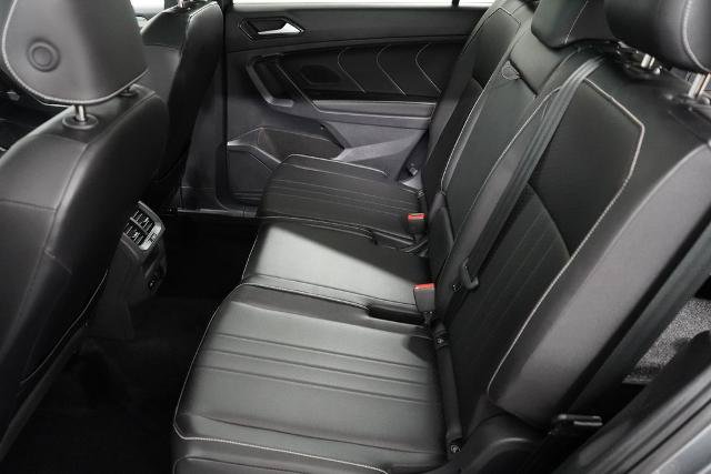 Used 2024 Volkswagen Tiguan SE R-Line FWD image 16
