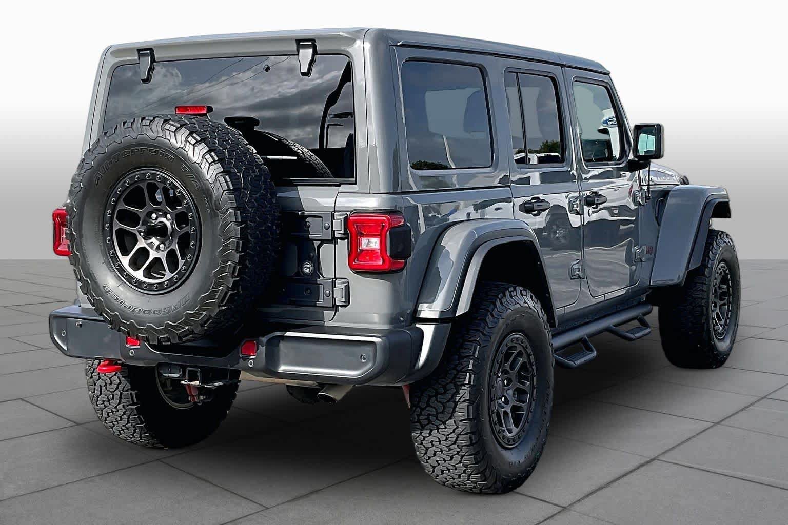 Used 2021 Jeep Wrangler Unlimited Rubicon w/ Xtreme Recon 35" Tire Package AWD/4WD image 13