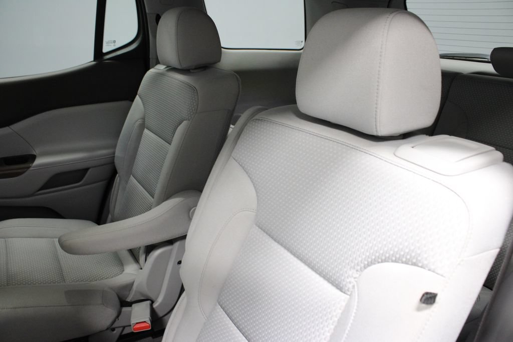 Used 2023 GMC Acadia SLE w/ Driver Convenience Package FWD image 22