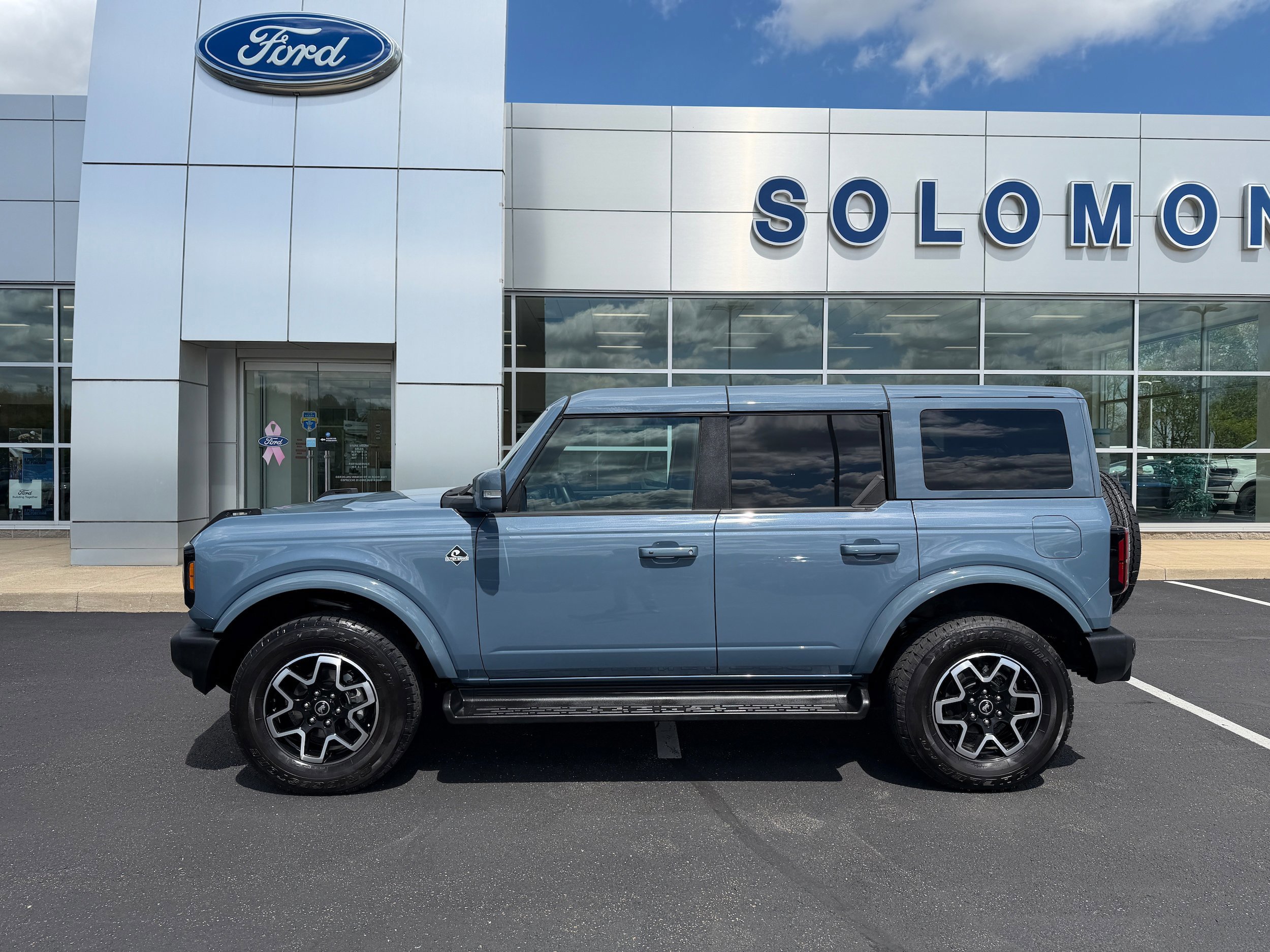 Certified 2025 Ford Bronco Outer Banks AWD/4WD image 6