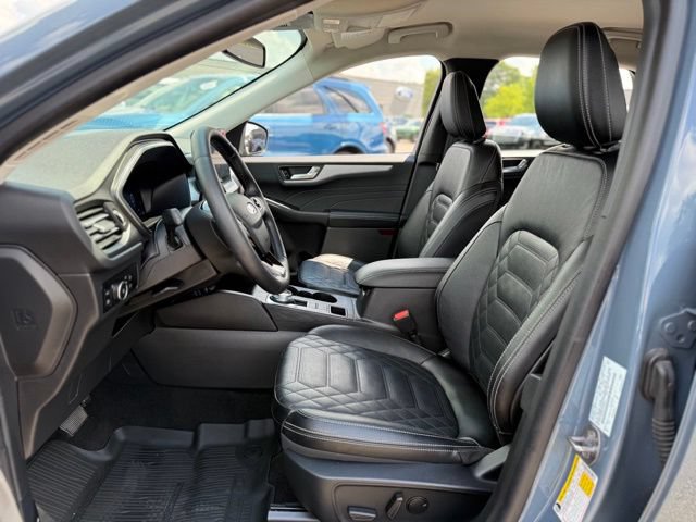 Certified 2024 Ford Escape Platinum w/ Premium Technology Package AWD/4WD image 12