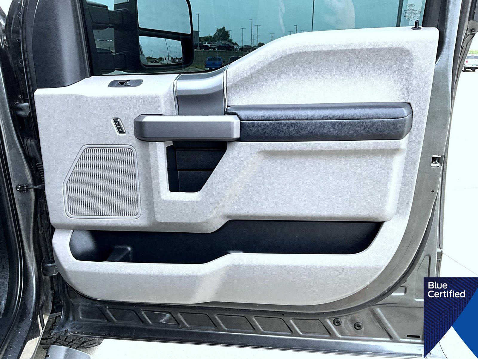 Certified 2019 Ford F250 XLT w/ XLT Premium Package AWD/4WD image 18