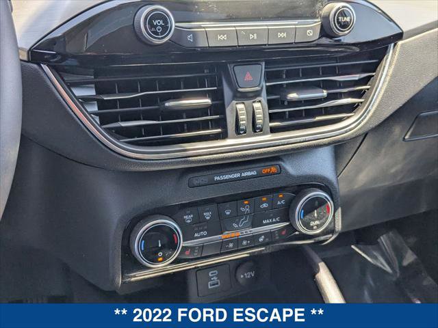 Certified 2022 Ford Escape Titanium w/ Class II Trailer Tow Package AWD/4WD image 17