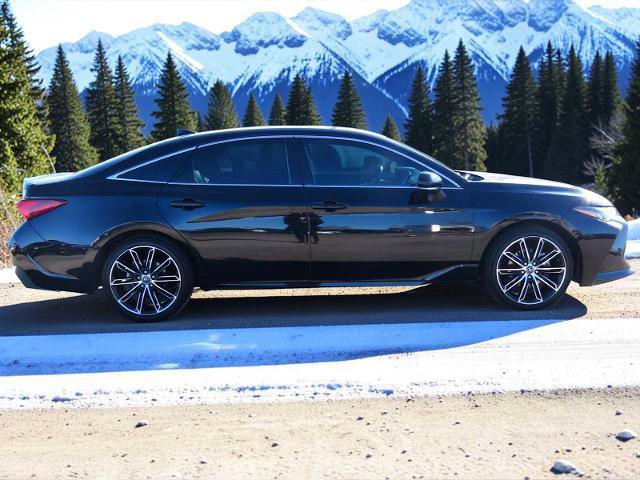 Used 2019 Toyota Avalon XSE w/ All Weather Liner Package image 2