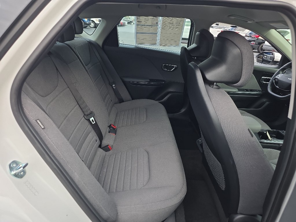 Used 2025 Kia K4 EX FWD image 13