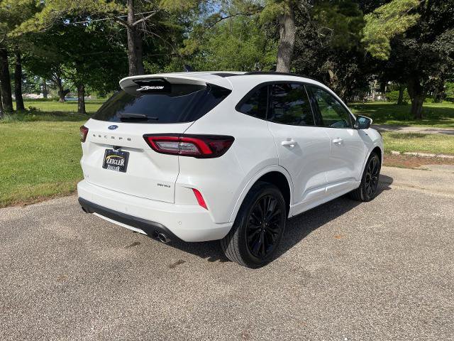 Certified 2023 Ford Escape ST-Line Elite AWD/4WD image 11