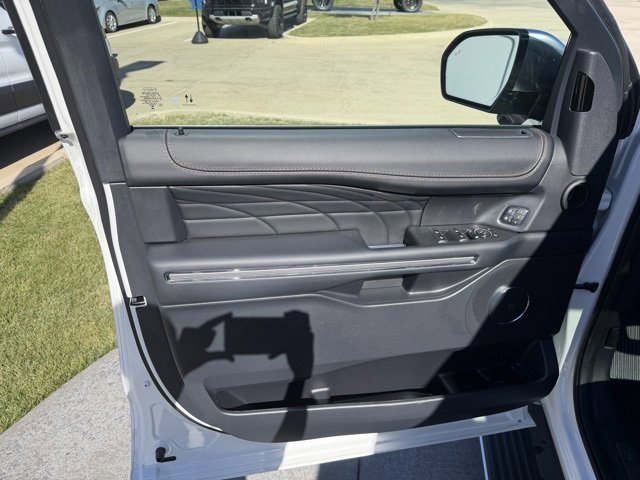Certified 2024 Ford Expedition Platinum image 10