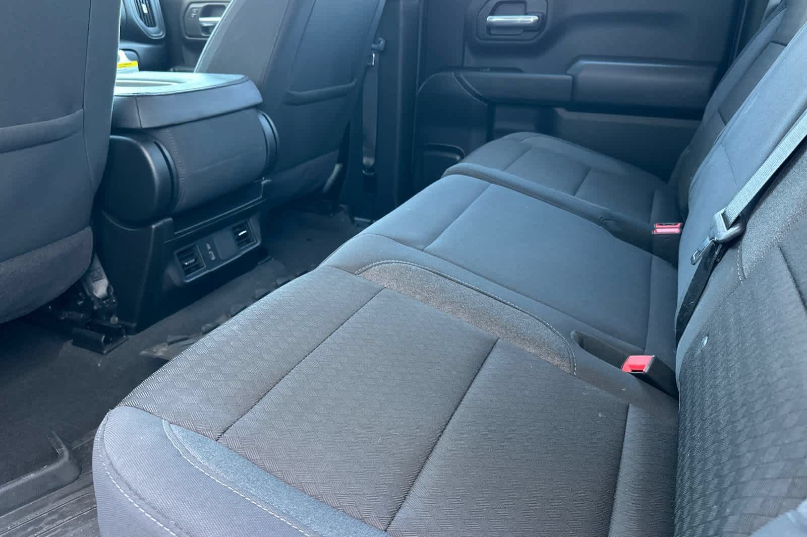 Used 2025 Chevrolet Silverado 1500 Custom w/ LPO, Dark Essentials Package RWD image 4