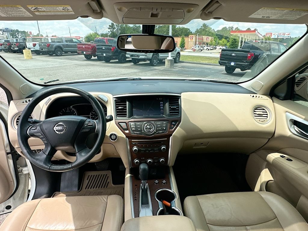 Used 2018 Nissan Pathfinder Platinum FWD image 3
