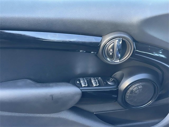 Used 2018 MINI Cooper S image 19