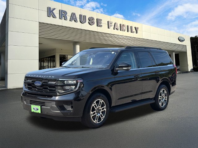 Certified 2025 Ford Expedition Active RWD image 3