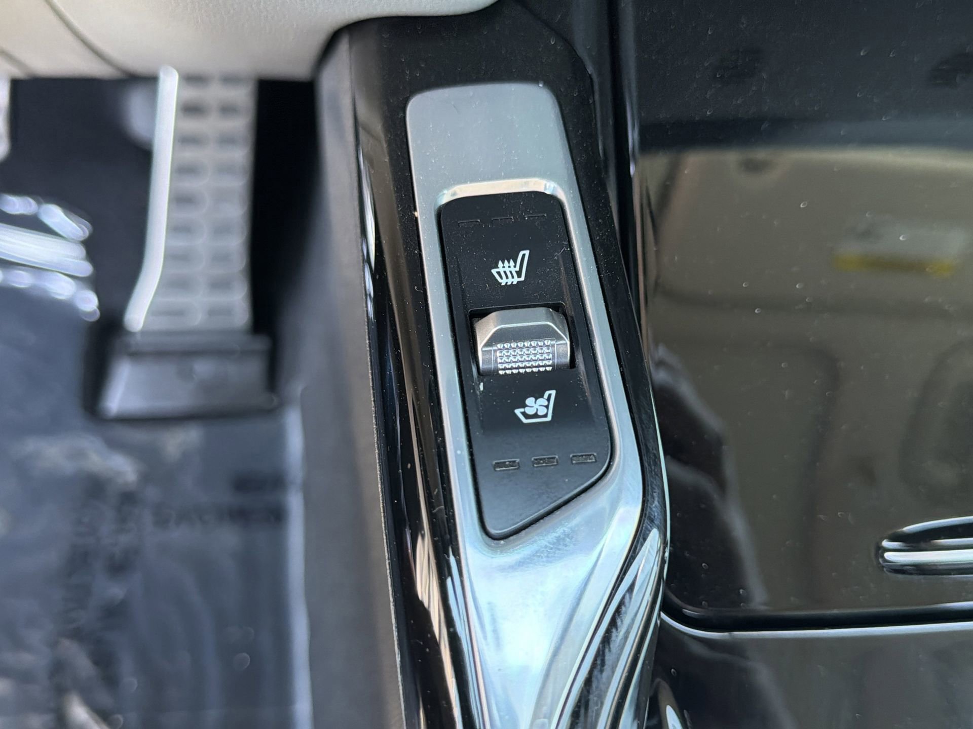 Used 2023 Kia Sorento SX Prestige image 18