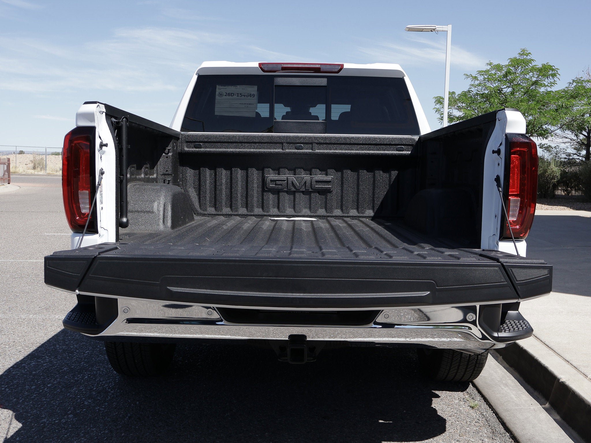 Used 2024 GMC Sierra 1500 SLT w/ SLT Premium Plus Package AWD/4WD image 19