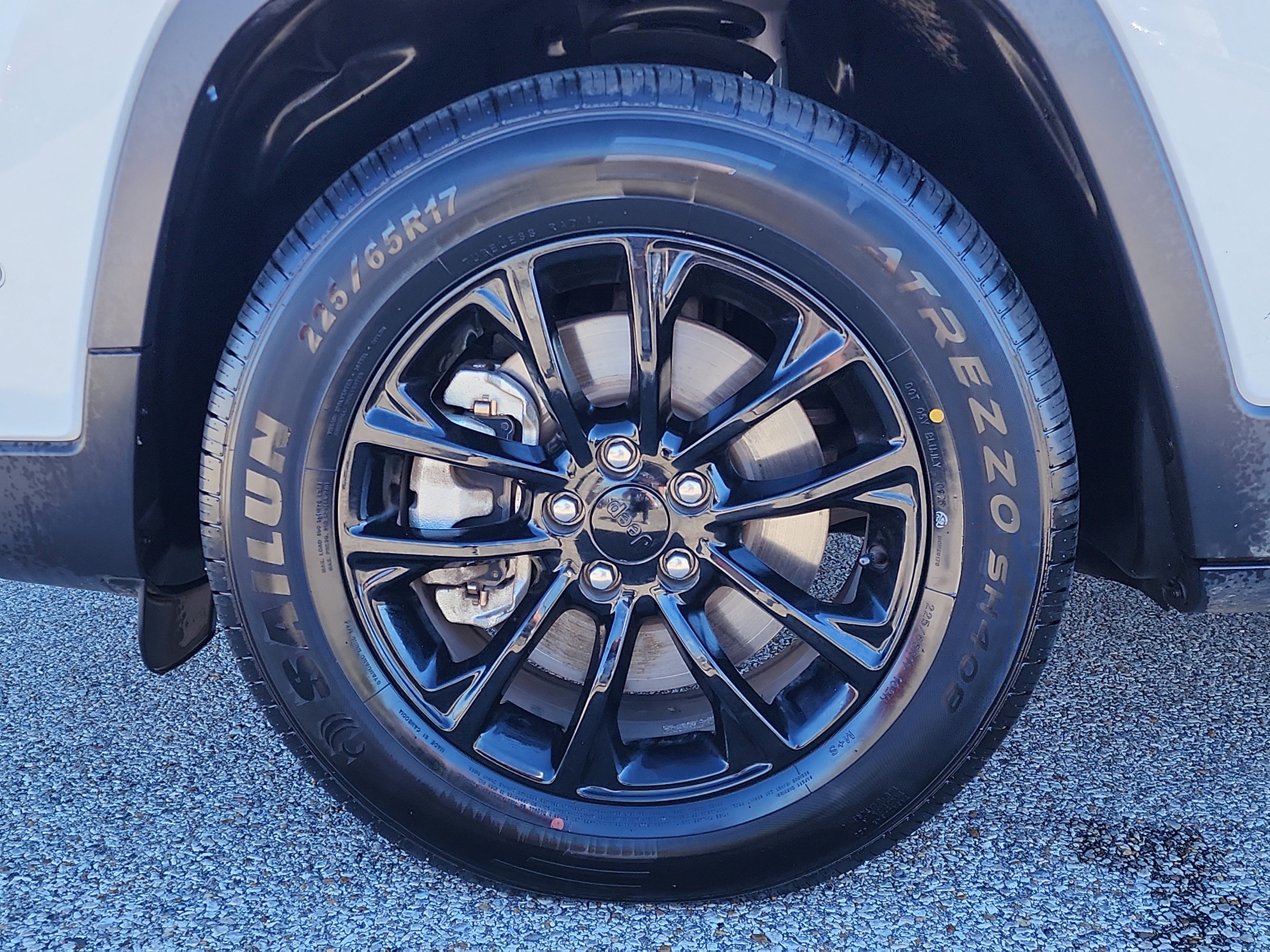 Used 2023 Jeep Cherokee Altitude Lux image 6