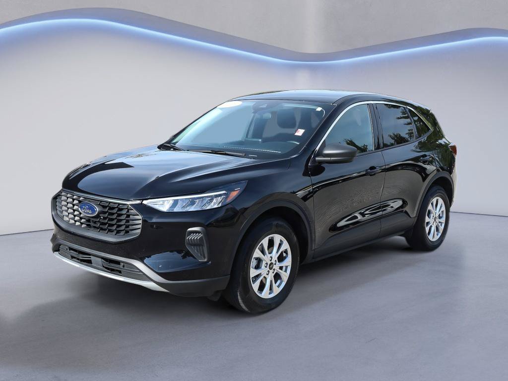Certified 2023 Ford Escape Active AWD/4WD image 2