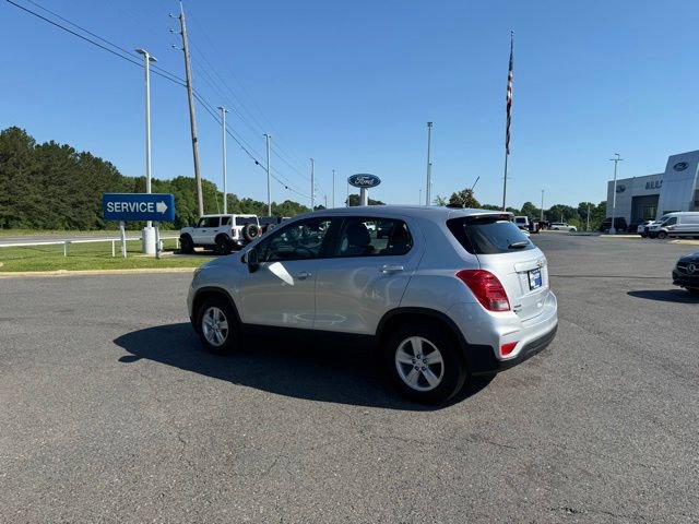 Used 2021 Chevrolet Trax LS FWD image 4