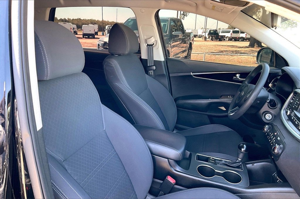 Used 2018 Kia Sorento LX image 30