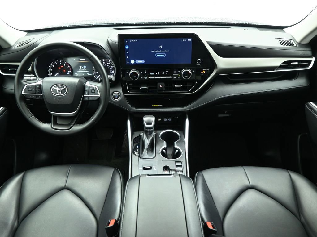 Used 2023 Toyota Highlander XLE image 26
