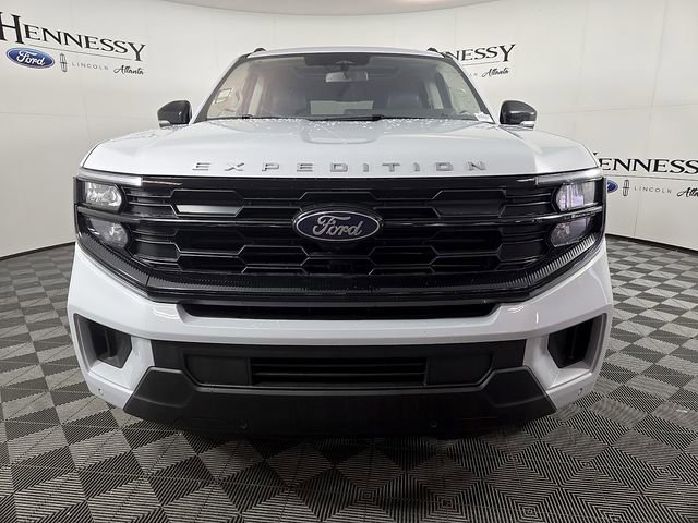 Certified 2025 Ford Expedition Active RWD image 3