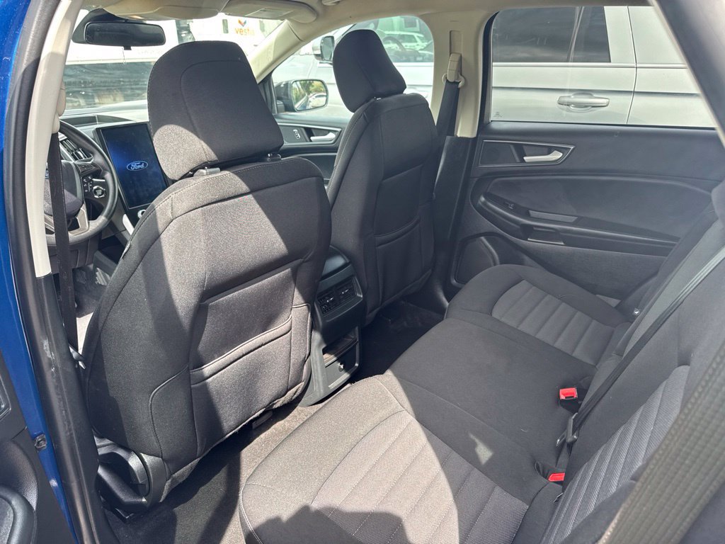 Certified 2024 Ford Edge SE w/ Black Appearance Package AWD/4WD image 3