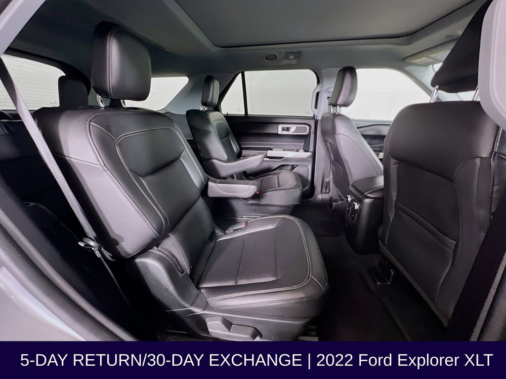 Certified 2022 Ford Explorer XLT w/ Equipment Group 202A AWD/4WD image 33