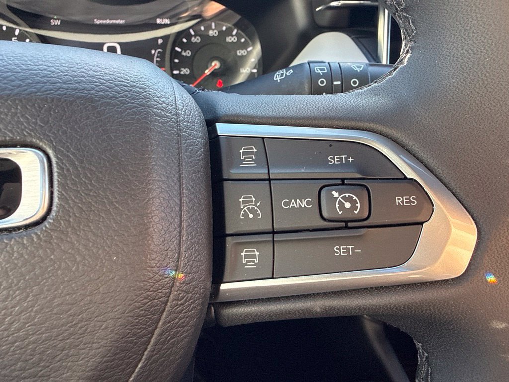 Used 2025 Jeep Compass Limited AWD/4WD image 17