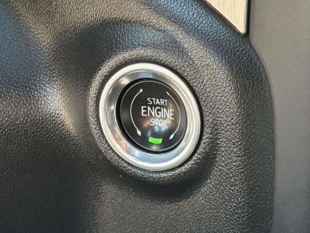 Used 2020 GMC Sierra 2500 Denali w/ Denali Ultimate Package image 17