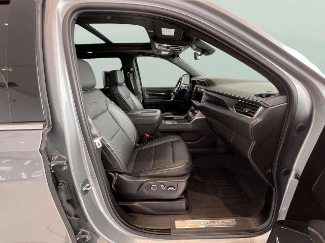 Used 2023 GMC Yukon XL Denali w/ Denali Reserve Package AWD/4WD image 21
