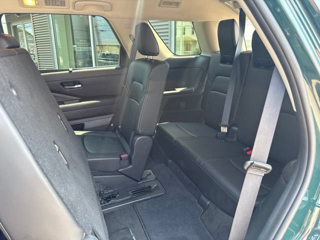Used 2025 Nissan Pathfinder SL AWD/4WD image 42