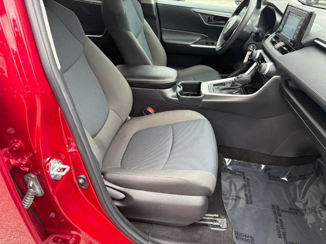 Used 2022 Toyota RAV4 LE FWD image 15