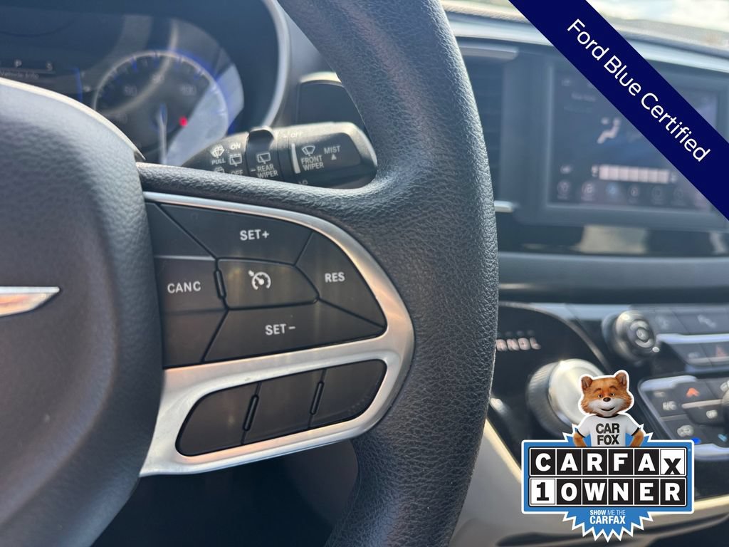 Used 2020 Chrysler Pacifica Touring FWD image 38